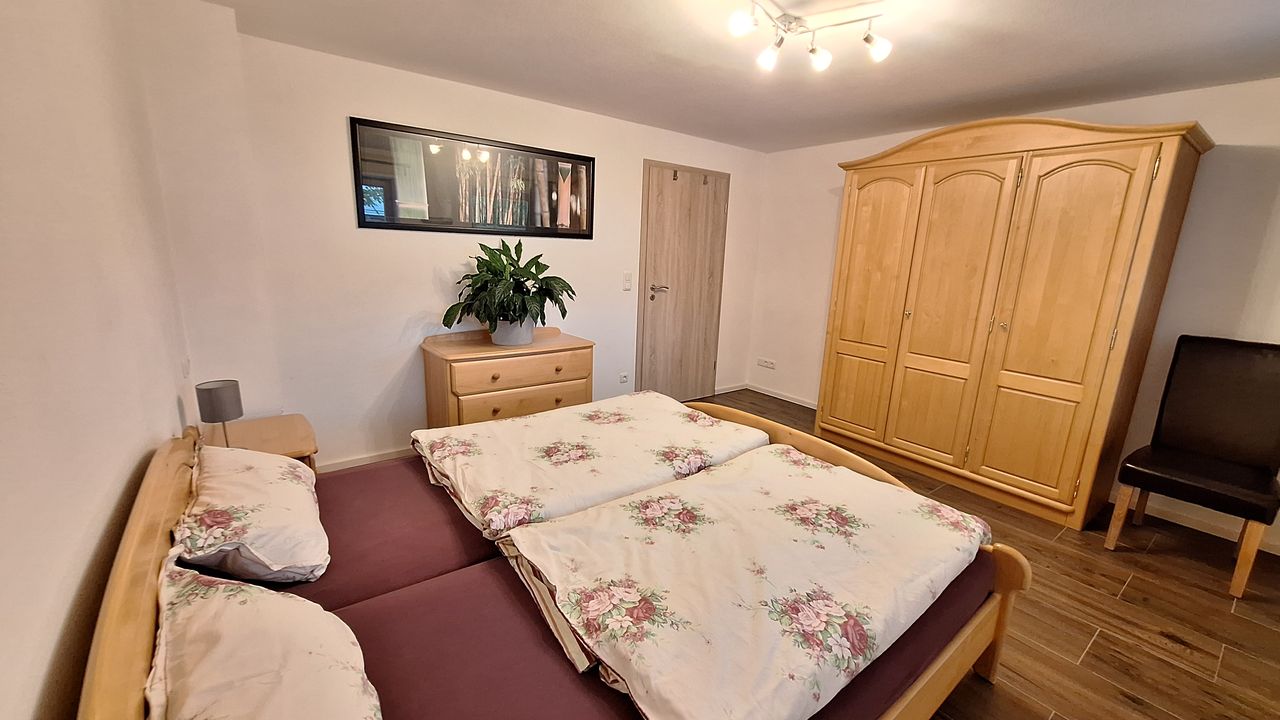 Schlafzimmer der Fewo Lattengebirge Schlafzimmer der Fewo Lattengebirge